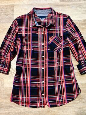 Tommy Hilfiger Button-Up Plaid Shirt in Navy and Red